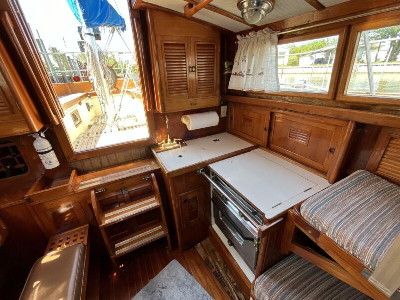 1978 Cheoy Lee Offshore 33
