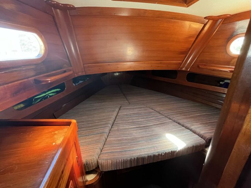 1978 Cheoy Lee Offshore 33