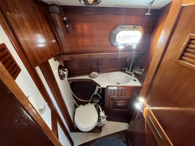 1978 Cheoy Lee Offshore 33