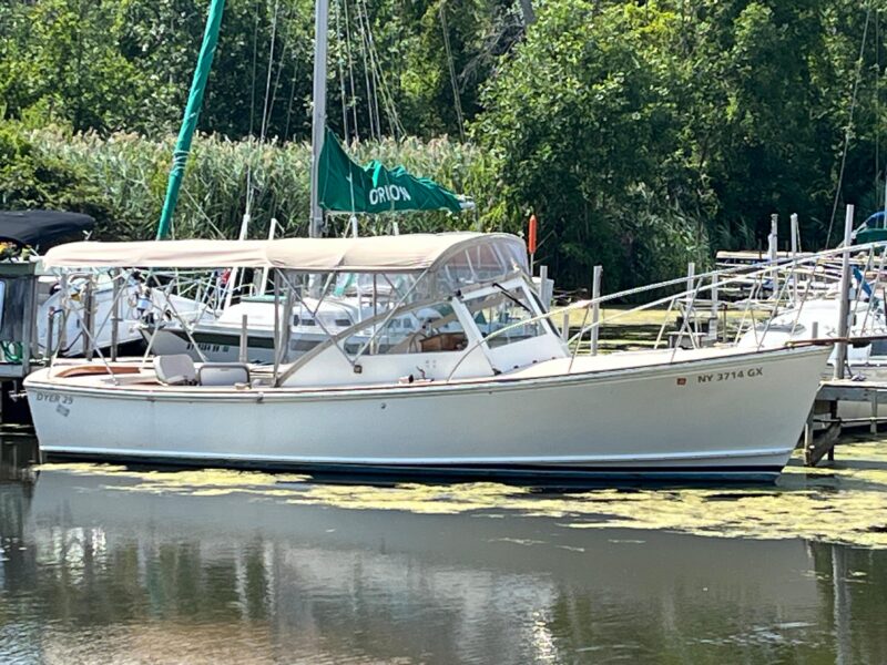 1981 Dyer Dyer 29 Flush Deck/Bass Boat