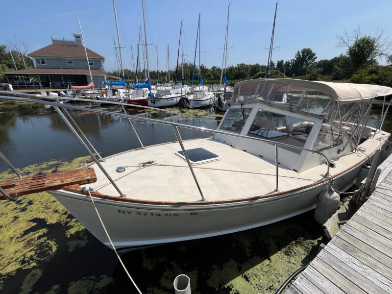 1981 Dyer Dyer 29 Flush Deck/Bass Boat