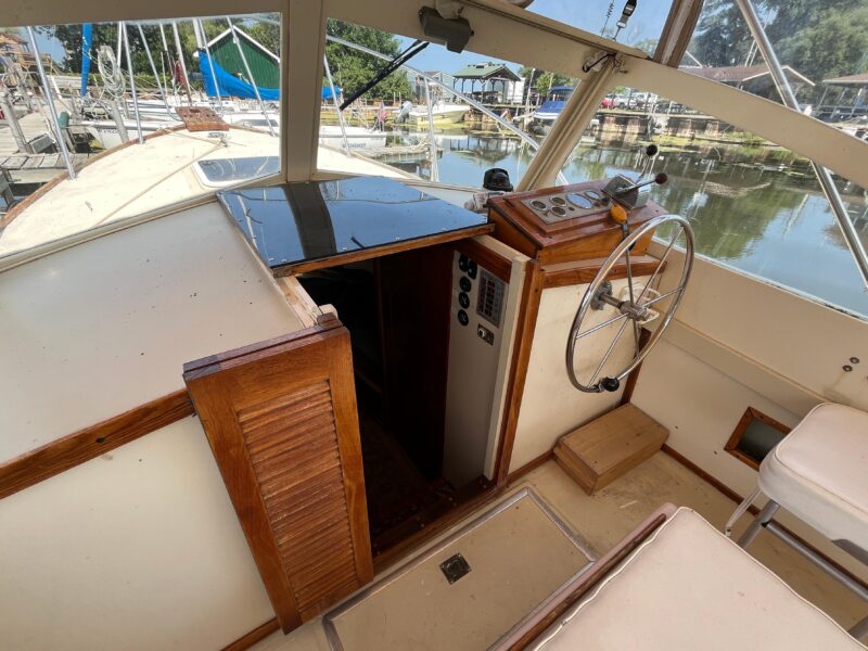 1981 Dyer Dyer 29 Flush Deck/Bass Boat