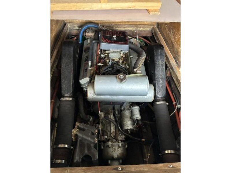 1981 Dyer Dyer 29 Flush Deck/Bass Boat
