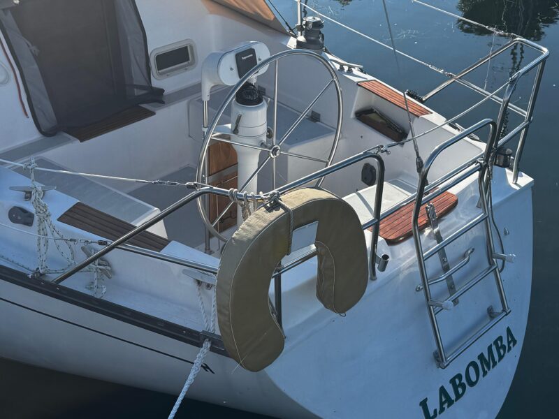 1984 Hunter 37