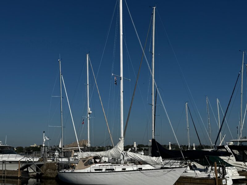 1984 Hunter 37