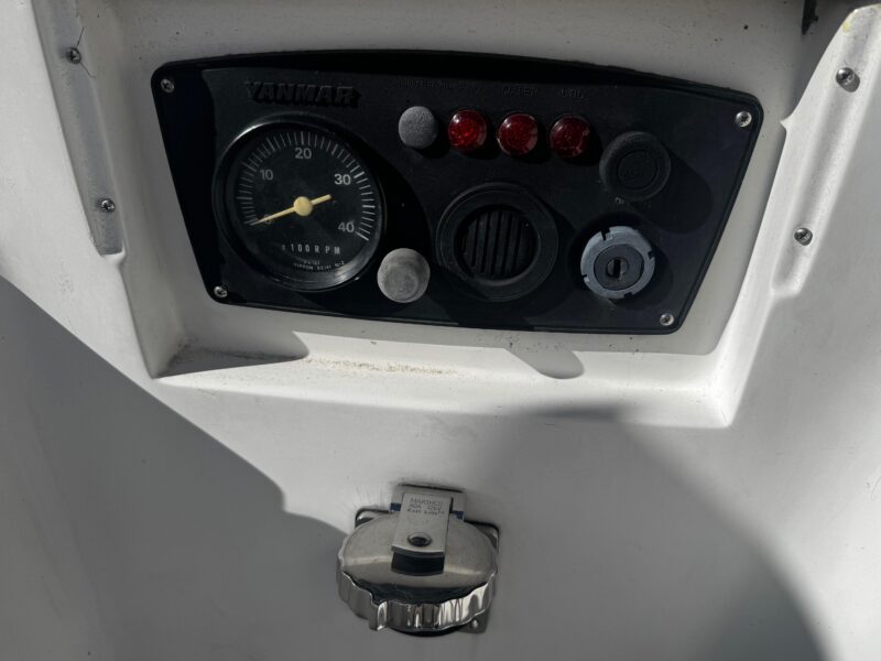 1984 Hunter 37