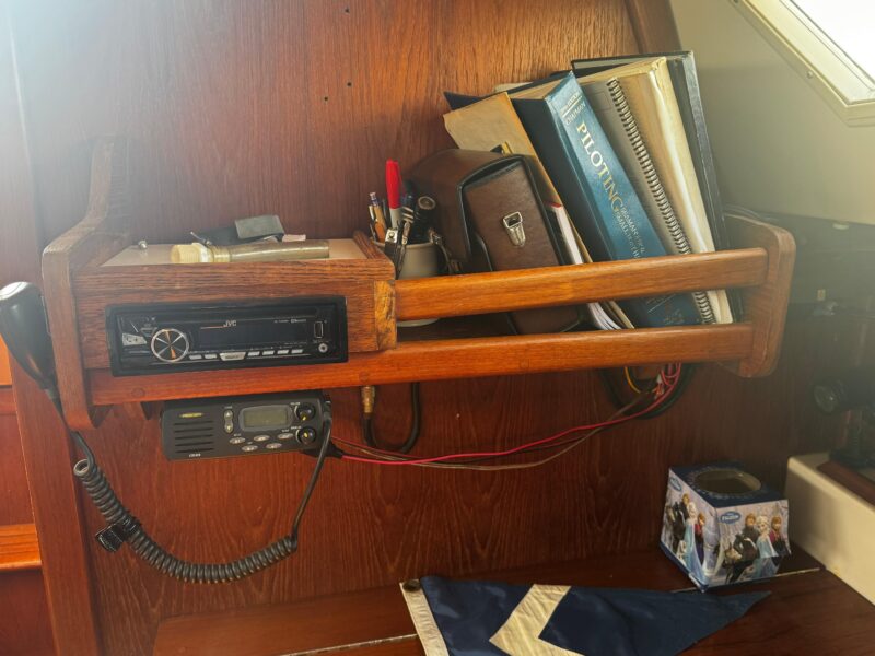 1984 Hunter 37