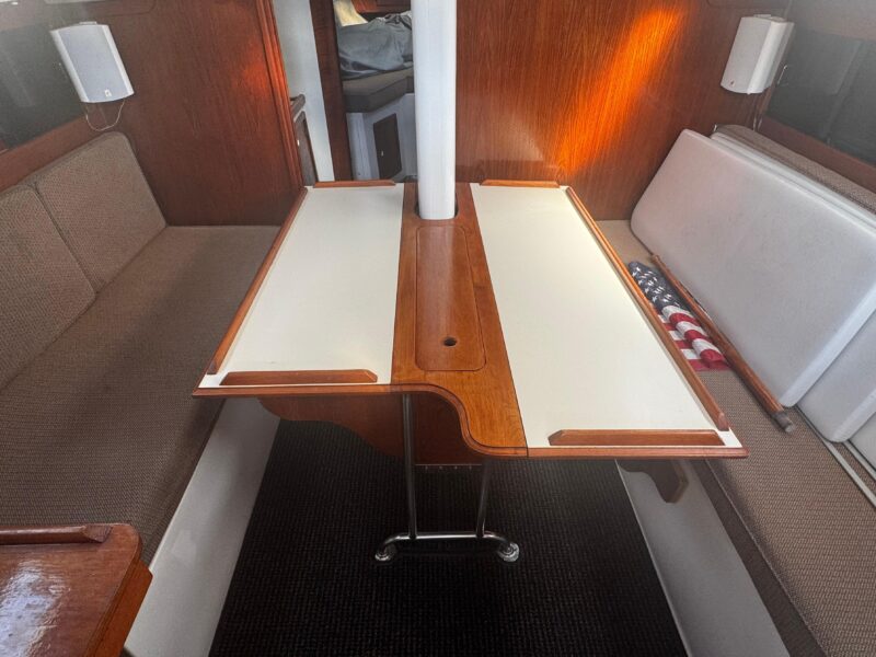 1984 Hunter 37