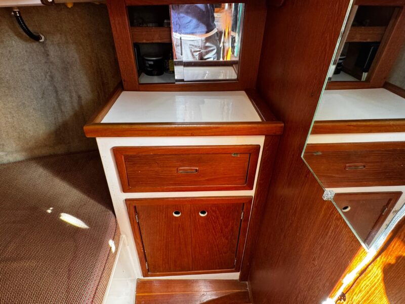1984 Hunter 37