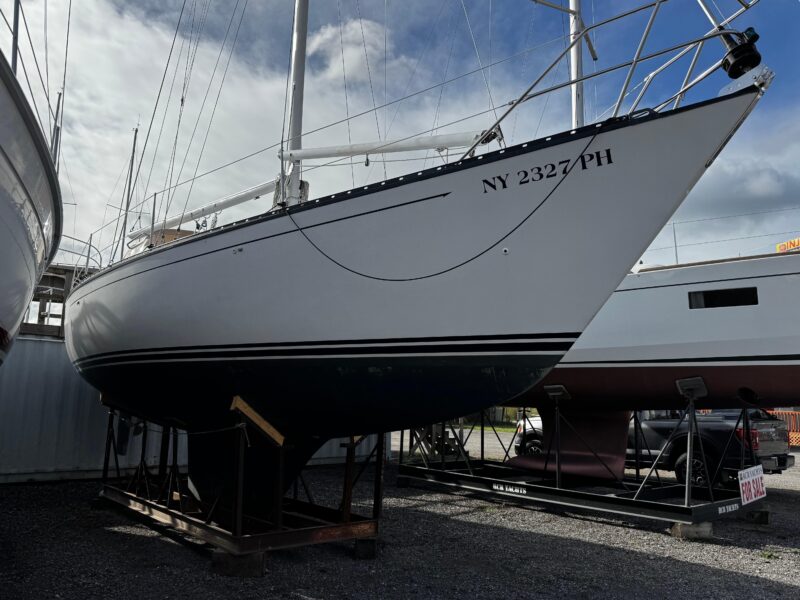 1984 Hunter 37