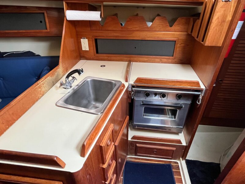 1986 Pearson 33-2