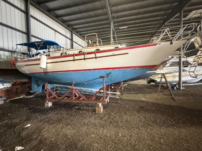 1988 Pacific Seacraft Crealock 37