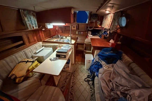 1988 Pacific Seacraft Crealock 37