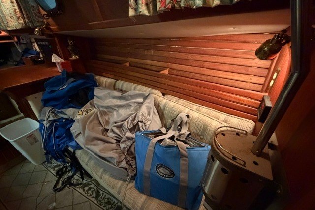 1988 Pacific Seacraft Crealock 37