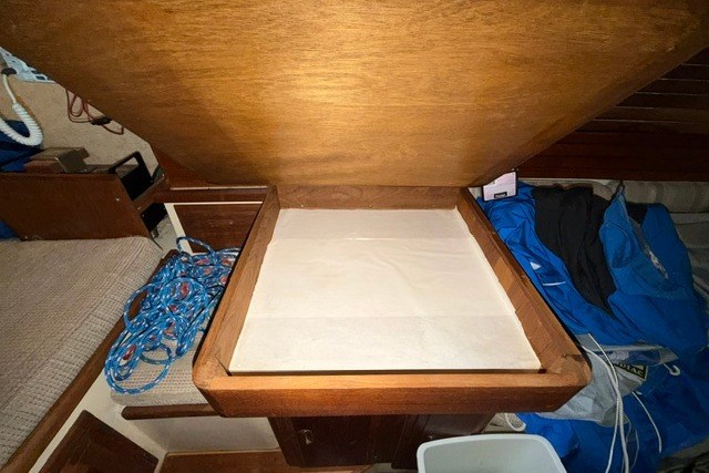 1988 Pacific Seacraft Crealock 37