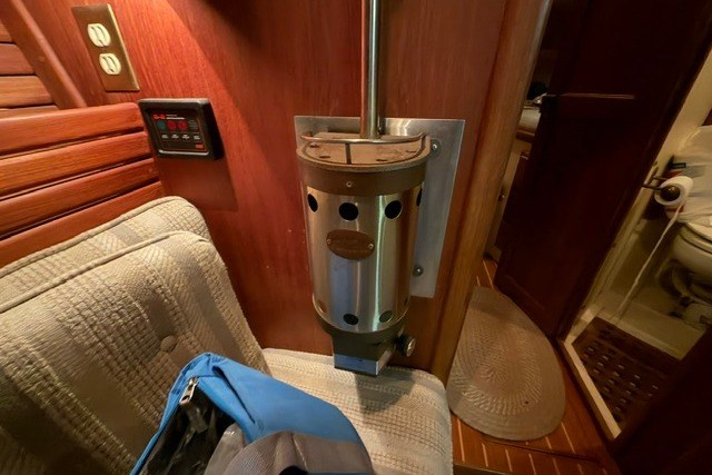1988 Pacific Seacraft Crealock 37