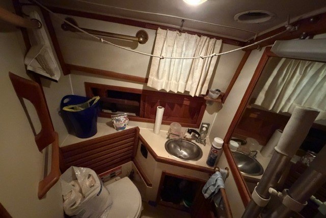 1988 Pacific Seacraft Crealock 37