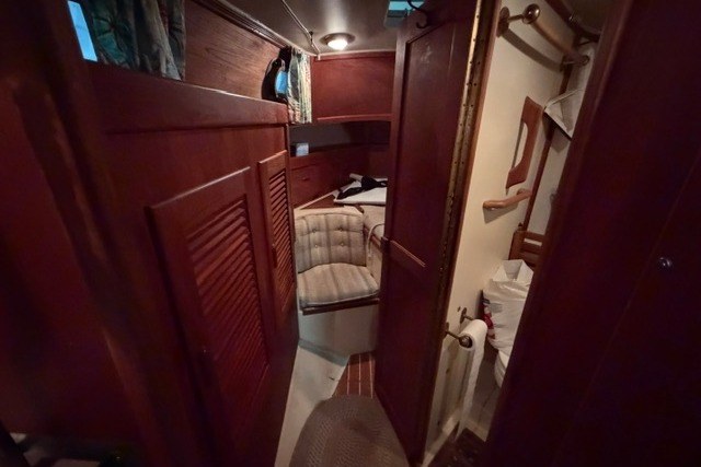 1988 Pacific Seacraft Crealock 37