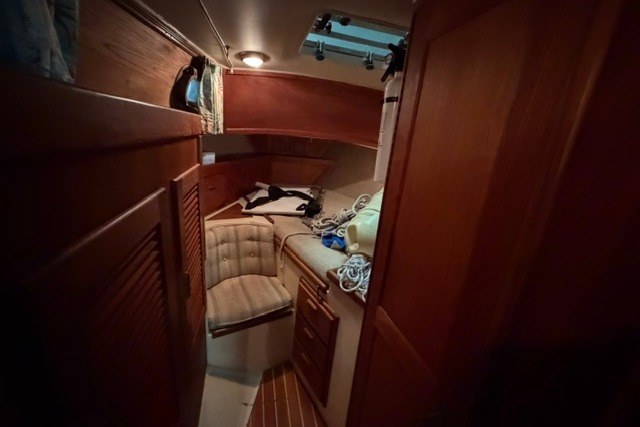 1988 Pacific Seacraft Crealock 37