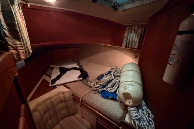 1988 Pacific Seacraft Crealock 37