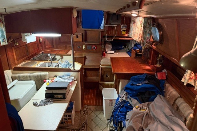 1988 Pacific Seacraft Crealock 37