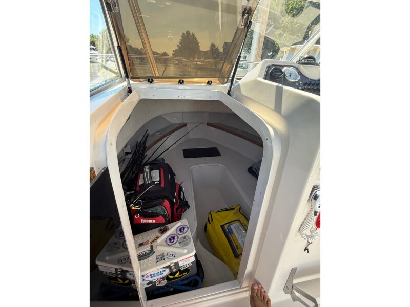1993 Aquasport 225 Explorer