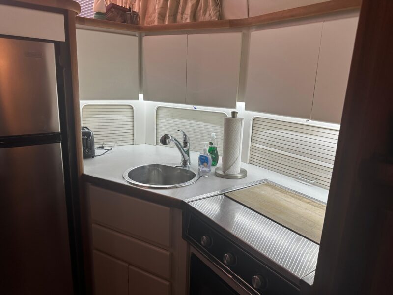 1993 Carver 350 Aft Cabin Motor Yacht