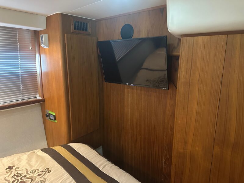 1993 Carver 350 Aft Cabin Motor Yacht