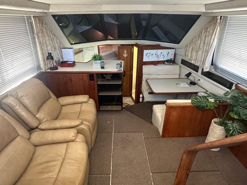 1993 Carver 350 Aft Cabin Motor Yacht