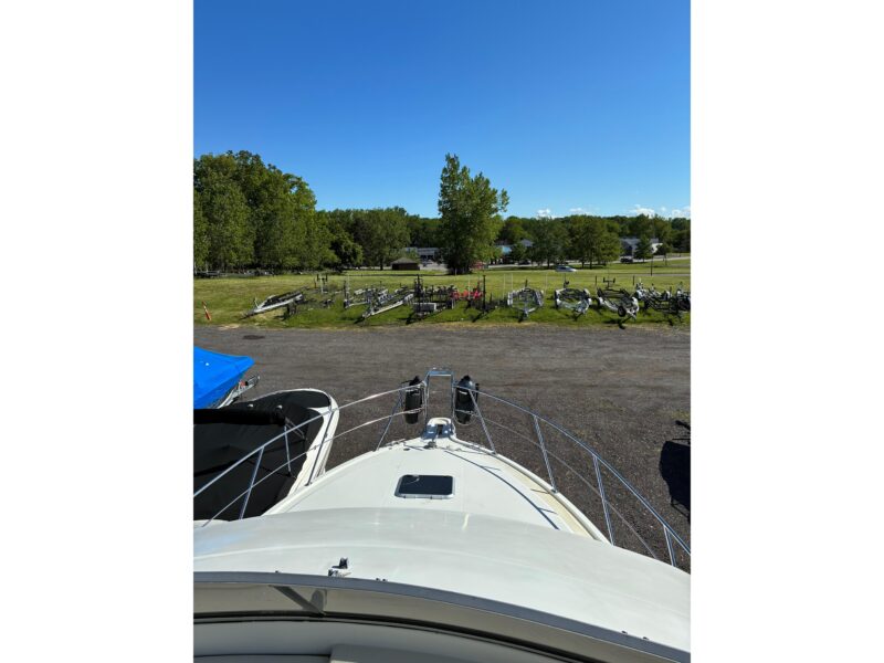1995 Carver 370 Voyager