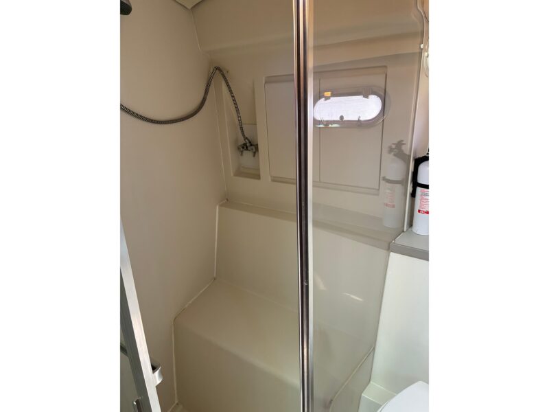 1995 Carver 370 Voyager