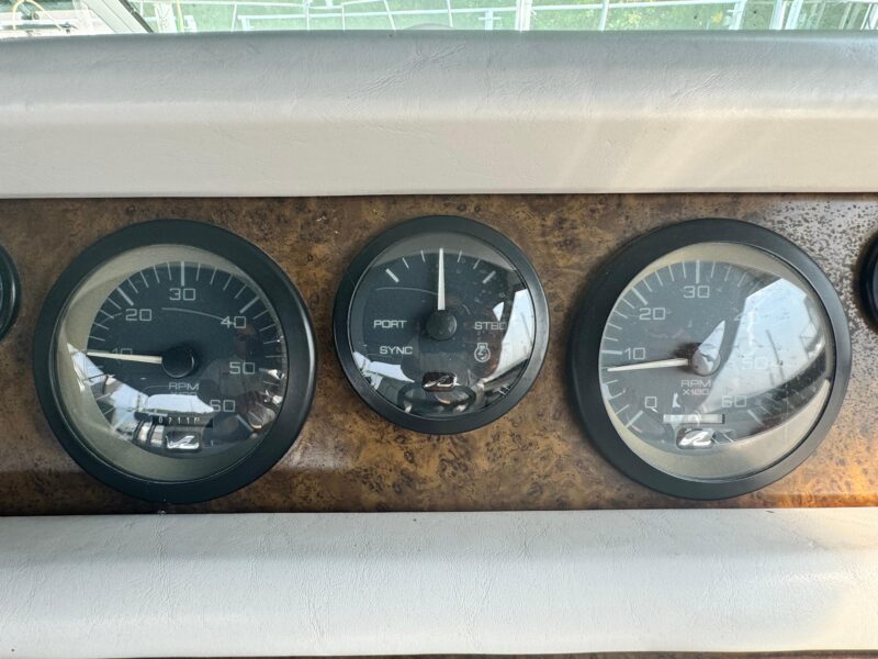 1995 Sea Ray 370 Express Cruiser