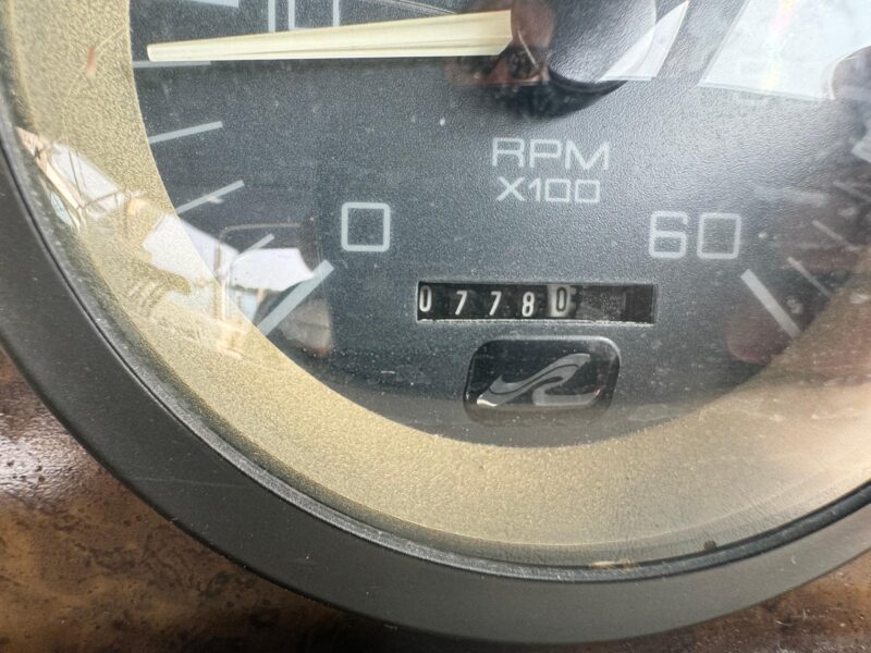 1995 Sea Ray 370 Express Cruiser