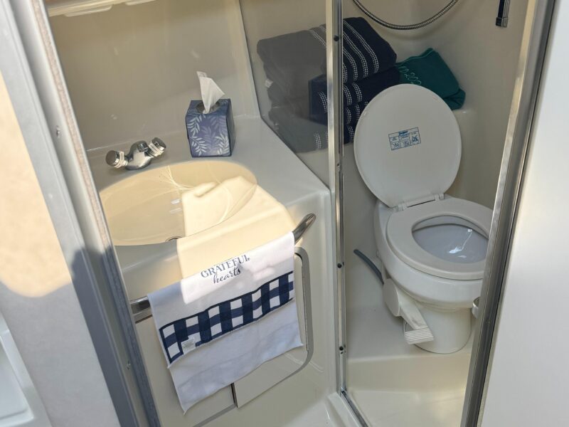 1995 Sea Ray 370 Express Cruiser