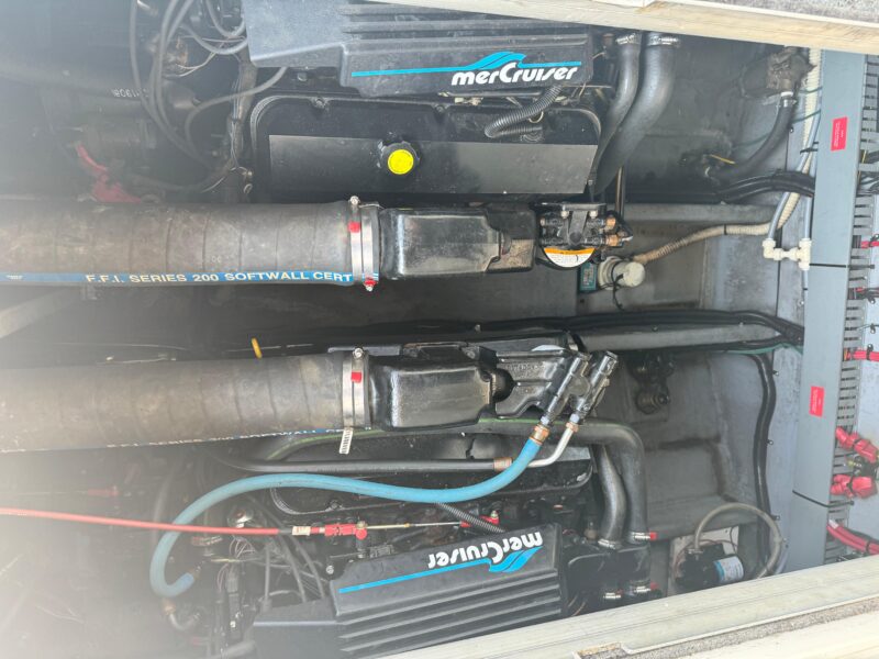 1995 Sea Ray 370 Express Cruiser