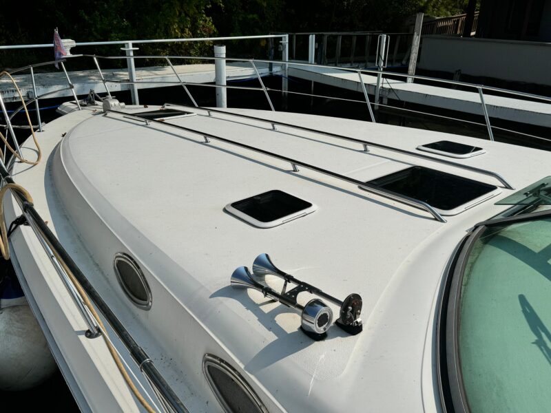 1995 Sea Ray 370 Express Cruiser