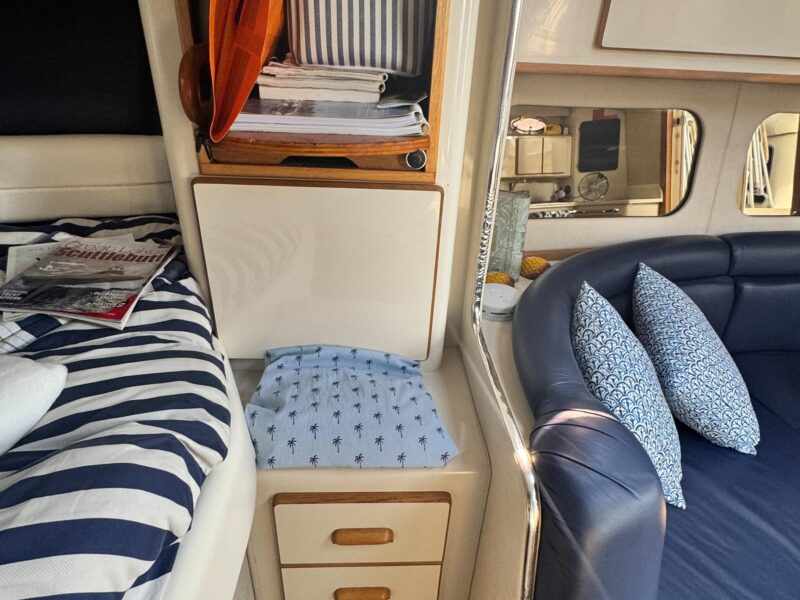1995 Sea Ray 370 Express Cruiser