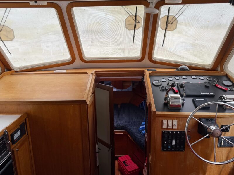 1998 Sabreline 36 Fast Trawler