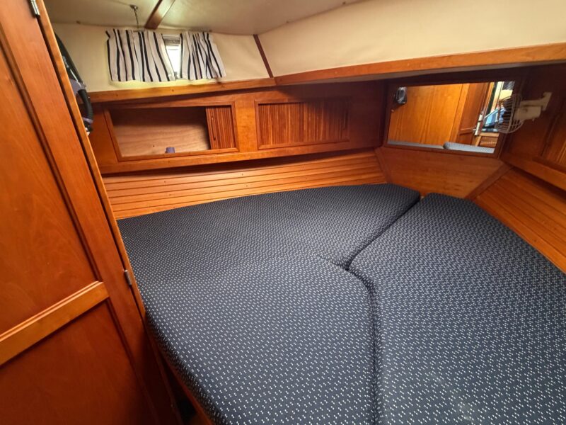 1998 Sabreline 36 Fast Trawler