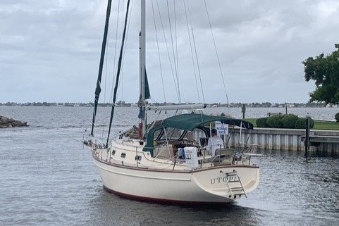 2000 Island Packet 320