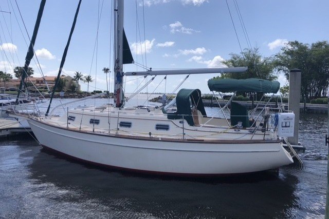2000 Island Packet 320