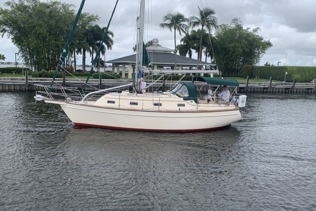 2000 Island Packet 320