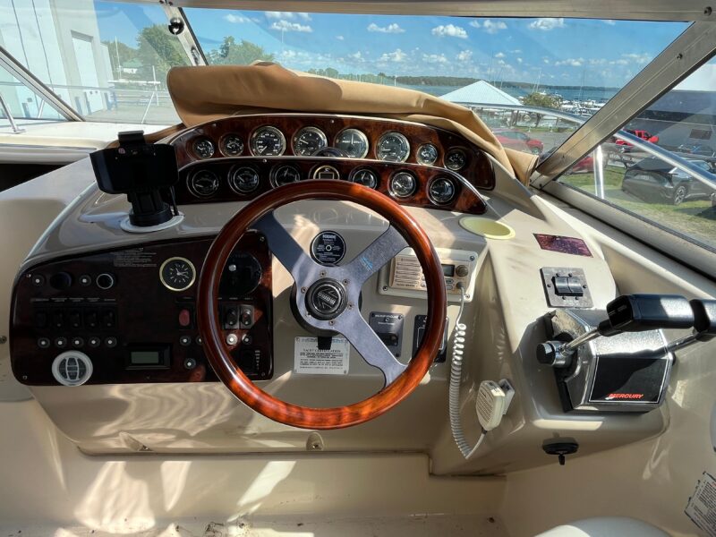 2000 Rinker Fiesta Vee 340
