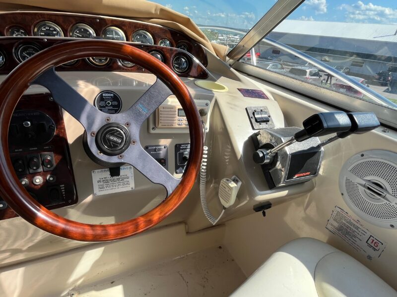 2000 Rinker Fiesta Vee 340
