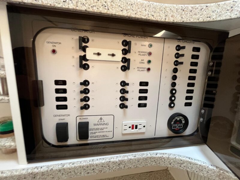 2000 Rinker Fiesta Vee 340