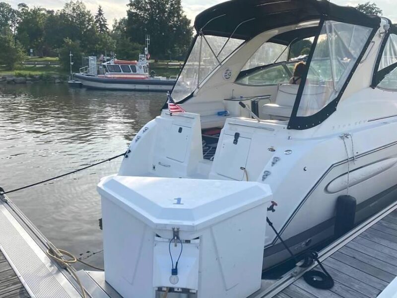 2001 Maxum 3300 SCR