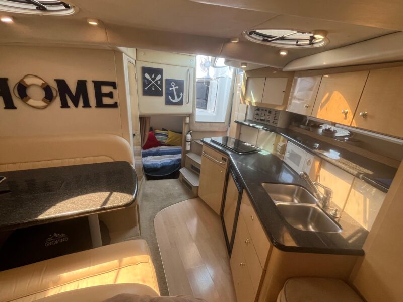 2001 Maxum 3300 SCR