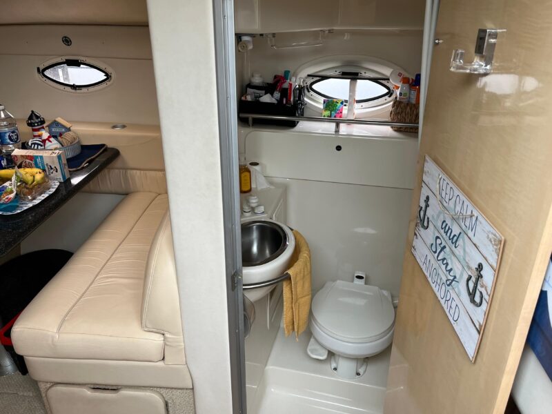 2001 Maxum 3300 SCR