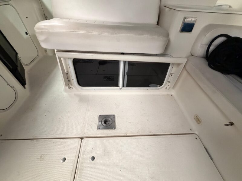 2001 Maxum 3300 SCR