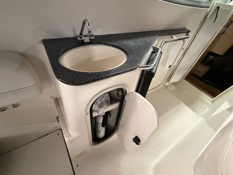 2001 Maxum 3300 SCR